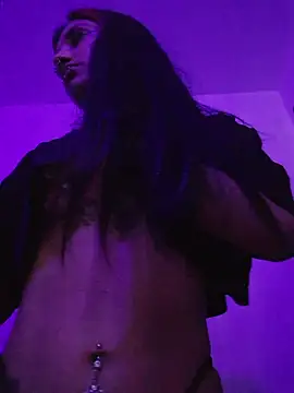 carolinerue online show from 15, 4, 2026