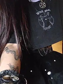 carolinerue online show from 15, 2, 2026