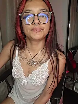 carolinerue online show from 8, 4, 2026