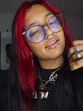 Snapshot of carolinerue chatting on 13, 7, 2026 carolinerue online show from 13, 7, 2026