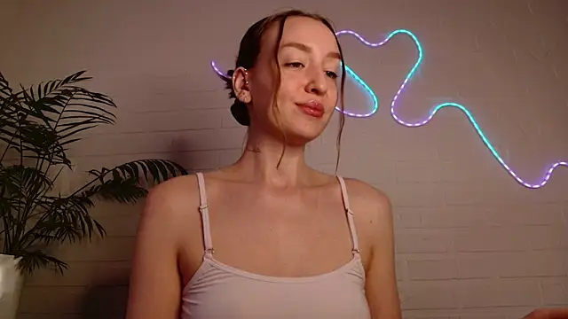 WhitePrincessLuna online show from 10, 4, 2026