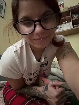 Snapshot of Brutecia2002 chatting on 13, 12, 2025 Brutecia2002 online show from 13, 12, 2025