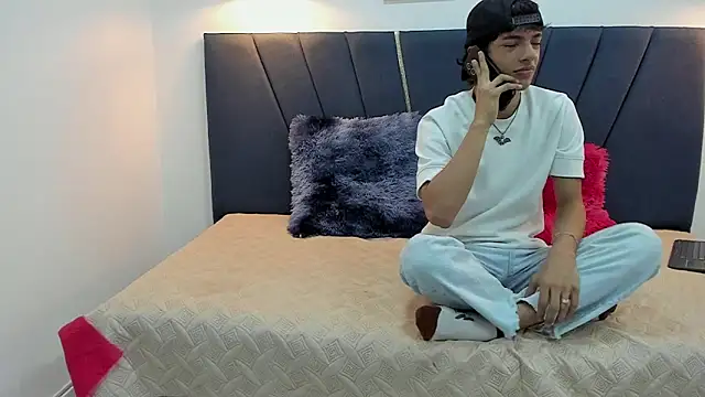 maicol cum23 online show from 23, 9, 2025