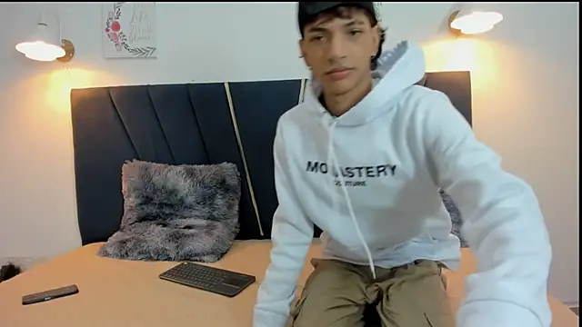 maicol cum23 online show from 3, 10, 2025