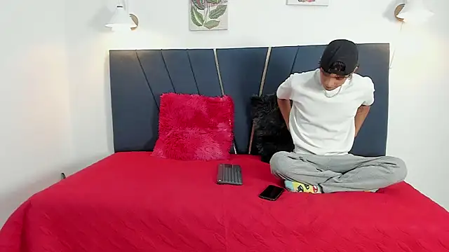 maicol cum23 online show from 18, 9, 2025