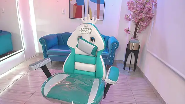 Black roseee online show from 14, 4, 2026