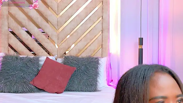 Snapshot of Rossie-Cameron chatting on 6, 1, 2026 Rossie-Cameron online show from 6, 1, 2026