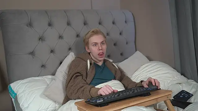 scottishtwink01 online show from 4, 3, 2026