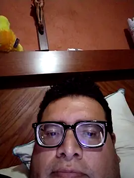 Santiagoqro85 online show from 5, 10, 2025