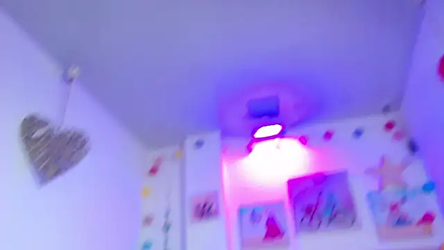 CHLOE THUNDERS online show from 26, 10, 2025