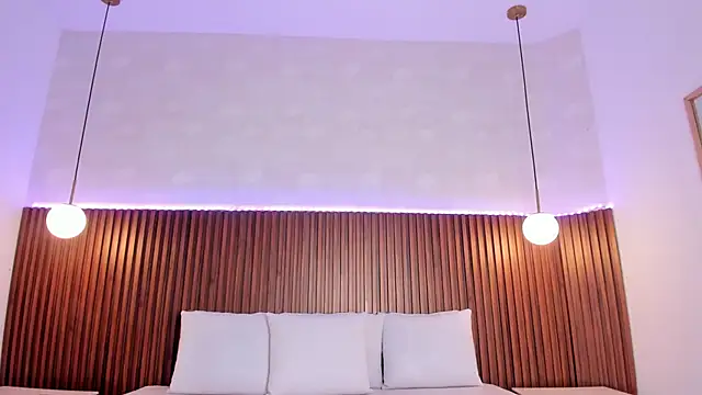 nicol giraldoo online show from 24, 10, 2025