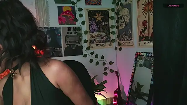 Raven luv online show from 17, 9, 2025