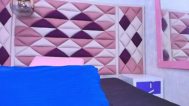 abbyrouss  online show from 22, 9, 2025