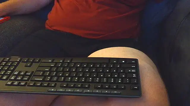 thighguy30 online show from 9, 9, 2025