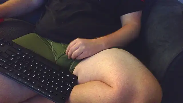 thighguy30 online show from 12, 9, 2025