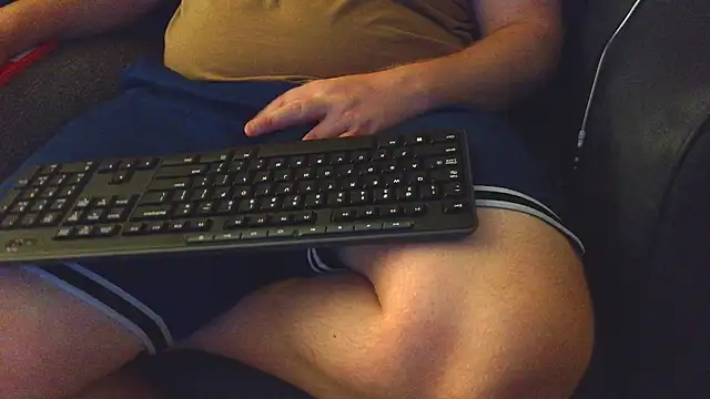 thighguy30 online show from 18, 10, 2025