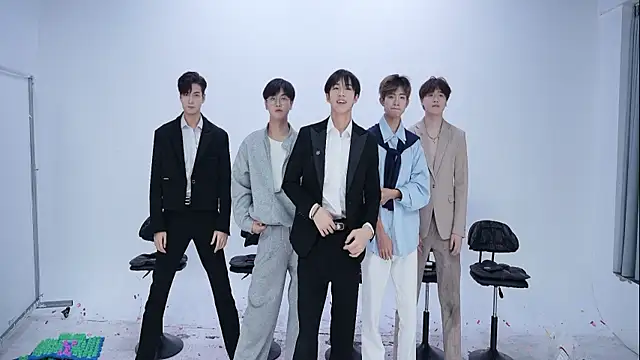 JL-sweetbaby1 online show from 10, 10, 2025