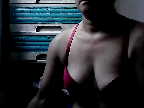 yoursPinayMama1682 online show from 1, 10, 2025