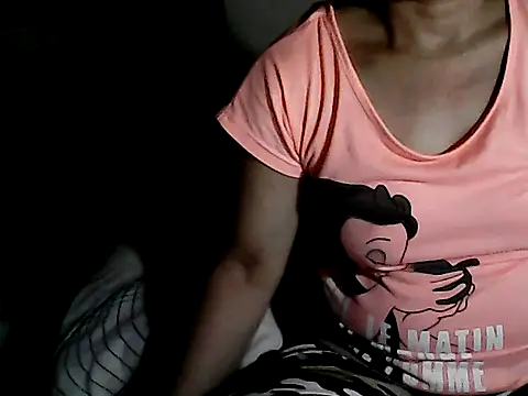 yoursPinayMama1682 online show from 18, 9, 2025