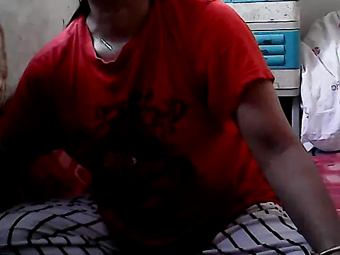 yoursPinayMama1682 online show from 25, 9, 2025