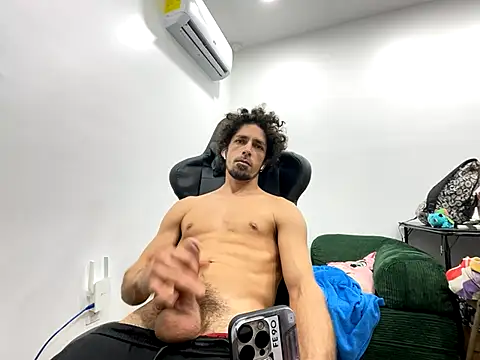 Snapshot of Stringin69 chatting on 4, 12, 2025 Stringin69 online show from 4, 12, 2025