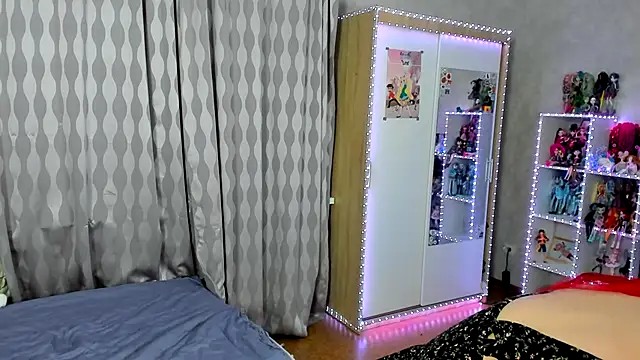 Margot Berry online show from 14, 9, 2025