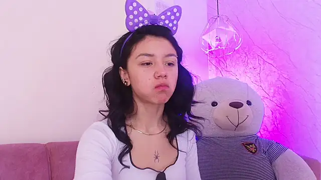 april bennett online show from 28, 10, 2025