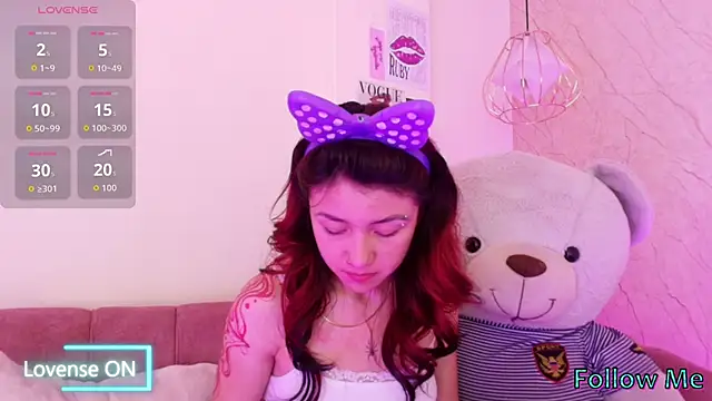 april bennett online show from 24, 9, 2025