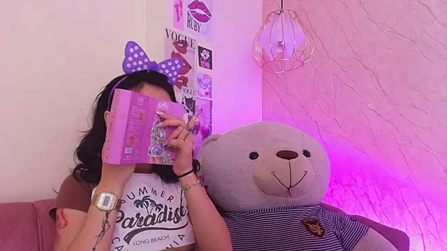 april bennett online show from 14, 11, 2025