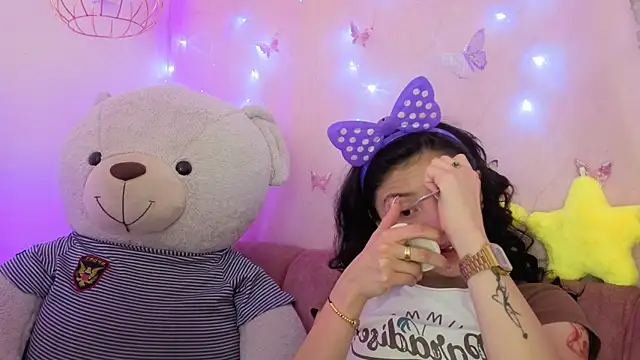 april bennett online show from 19, 12, 2025