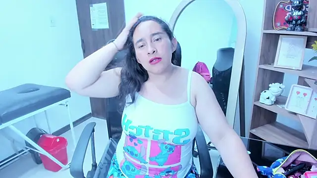 LeilaSmith  online show from 27, 5, 2026
