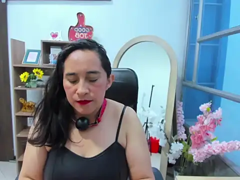 LeilaSmith  online show from 23, 9, 2025