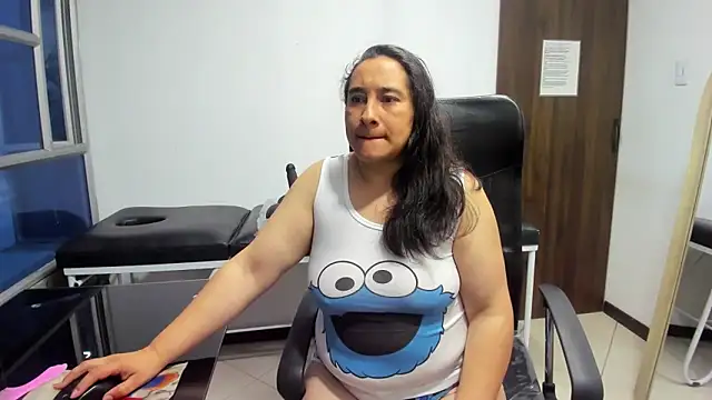 LeilaSmith  online show from 5, 3, 2026