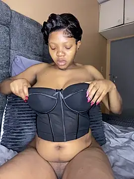 Snapshot of MilfBoobsxx chatting on 29, 6, 2026 MilfBoobsxx online show from 29, 6, 2026