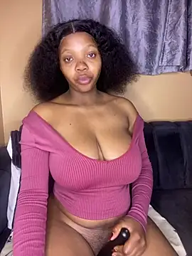 Snapshot of MilfBoobsxx chatting on 8, 7, 2026 MilfBoobsxx online show from 8, 7, 2026