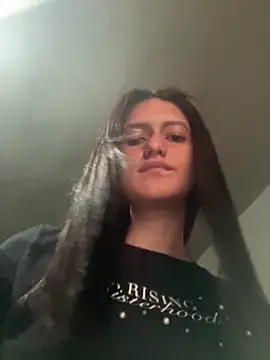 Caroline daring online show from 22, 3, 2026