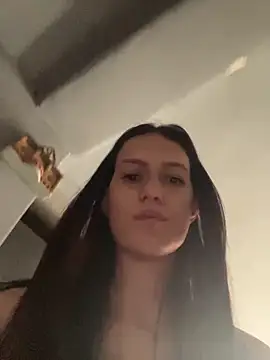 Caroline daring online show from 23, 3, 2026