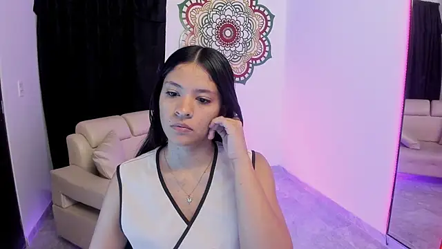 Candy fox 19 online show from 14, 3, 2026