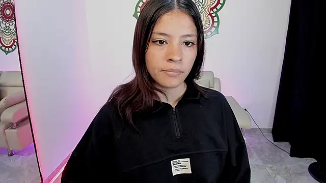 Snapshot of Candy_fox_19 chatting on 4, 7, 2026 Candy fox 19 online show from 4, 7, 2026