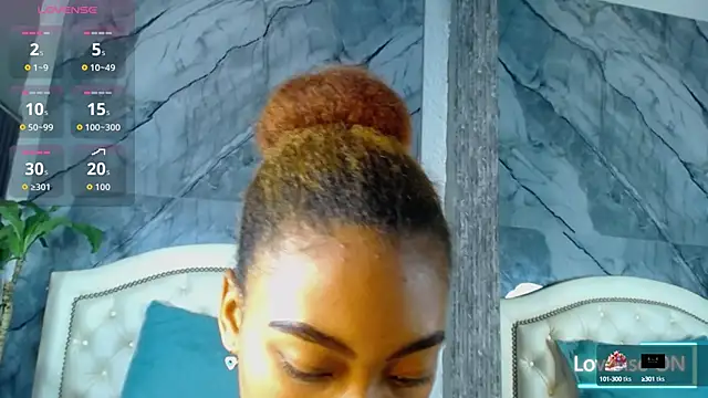 Snapshot of Alisha_Ebonyy chatting on 6, 10, 2025 Alisha Ebonyy online show from 6, 10, 2025