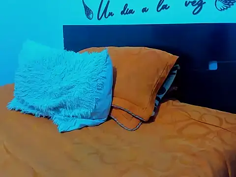 Snapshot of Allison_21_ chatting on 22, 10, 2025 Allison 21 online show from 22, 10, 2025