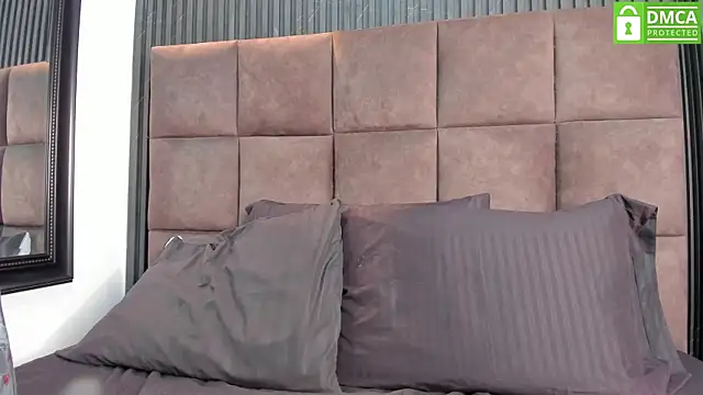 Sussy Vixen online show from 22, 9, 2025