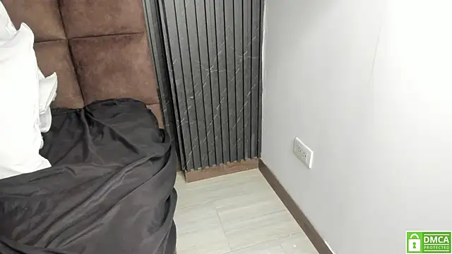 Sussy Vixen online show from 18, 10, 2025