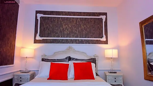 Snapshot of SharonBonet chatting on 27, 10, 2025 SharonBonet online show from 27, 10, 2025