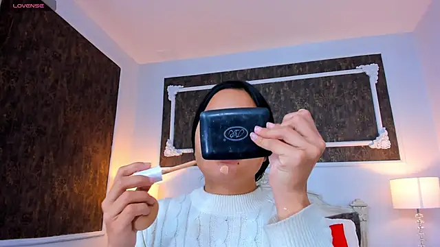 Snapshot of SharonBonet chatting on 28, 10, 2025 SharonBonet online show from 28, 10, 2025