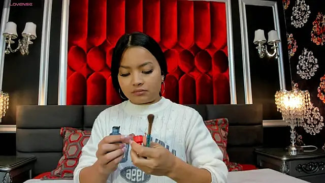 Snapshot of SharonBonet chatting on 17, 11, 2025 SharonBonet online show from 17, 11, 2025