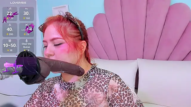 alana glasses online show from 2, 12, 2025