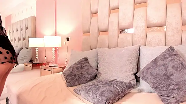 bianca naviss online show from 7, 11, 2025