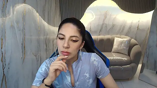 nadia r  online show from 18, 7, 2026