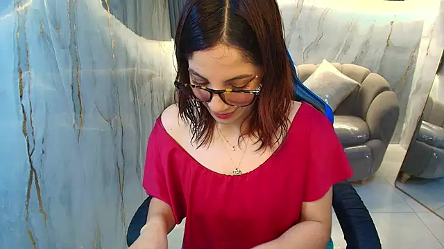 nadia r  online show from 28, 6, 2026